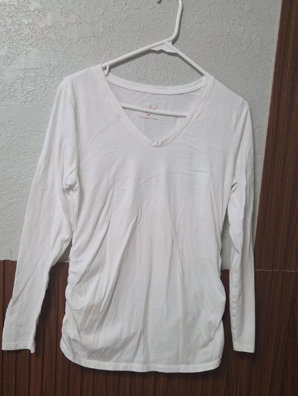 Ingrid & Isabel White Long-Sleeve V-Neck  Tee Medium [211]